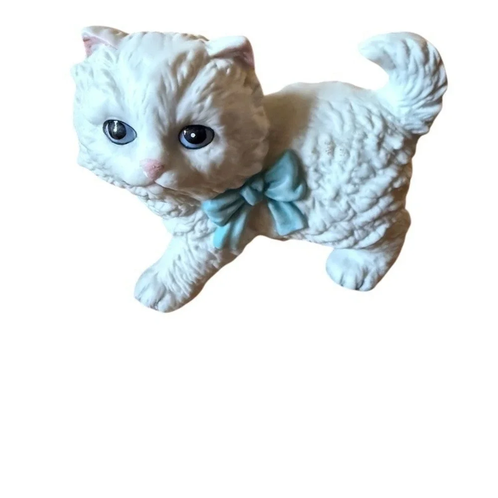 HOMCO Home Interiors‎ Persian Kitten Cat Figurine White Blue Bow Vintage